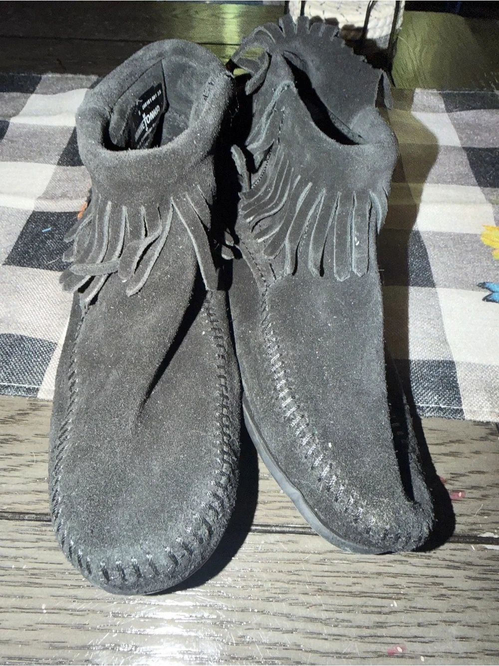 Minnetonka suede fringe boots like new size 8 barely worn